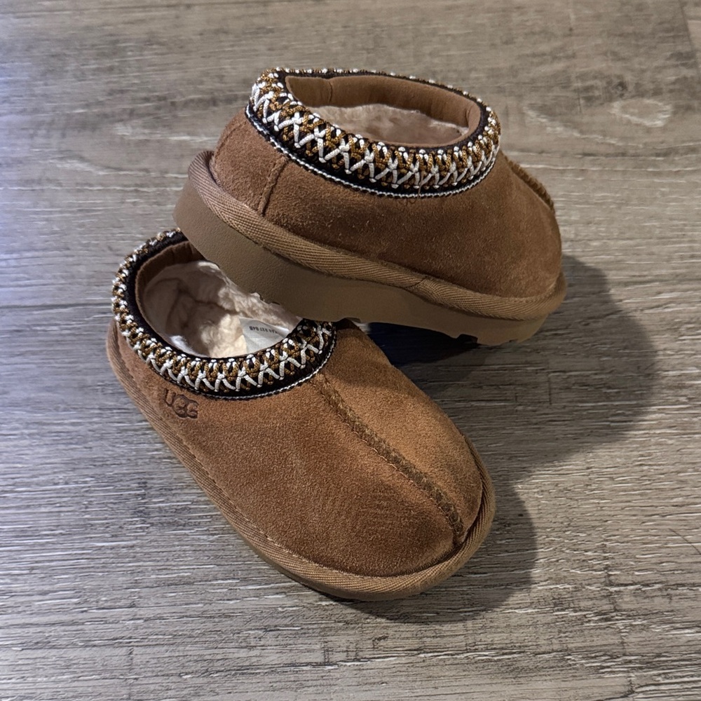 UGG Kids Chestnut Brown Suede Slip-On Slippers with Braided Collar